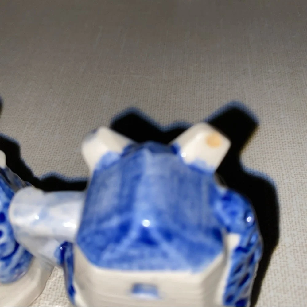 Vintage Windmill Salt And‎ Pepper Shakers Japan White with Blue